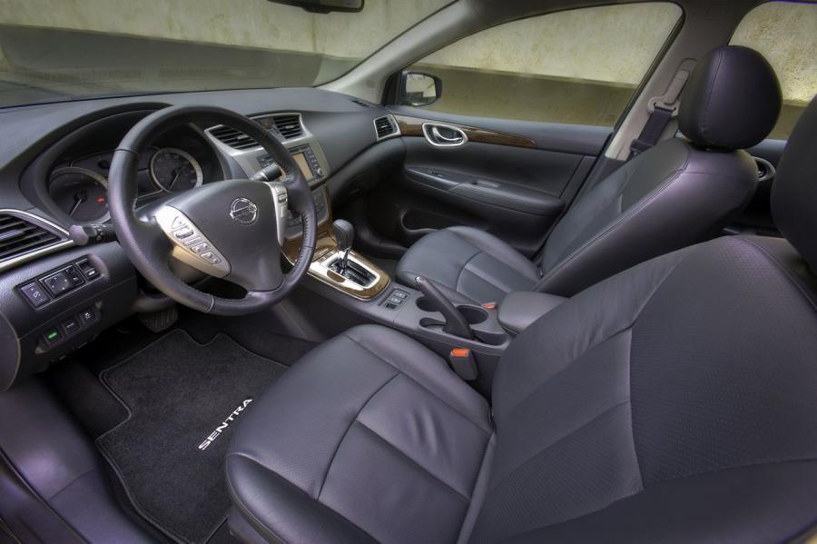  Nissan Sentra 2013 года  (фото 9 из 74)